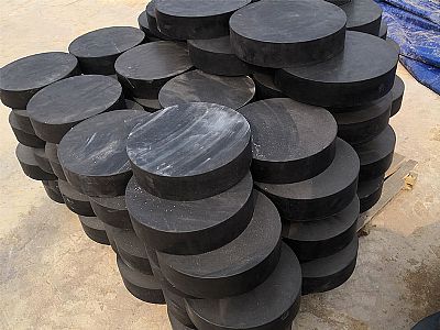 平顶山板式橡胶支座由若干层橡胶片与薄钢板经加压硫化